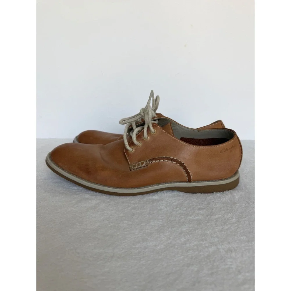 Clarks Mens 8 Tan Brown Leather Lace Up Derby Shoe comfort travel quiet luxury